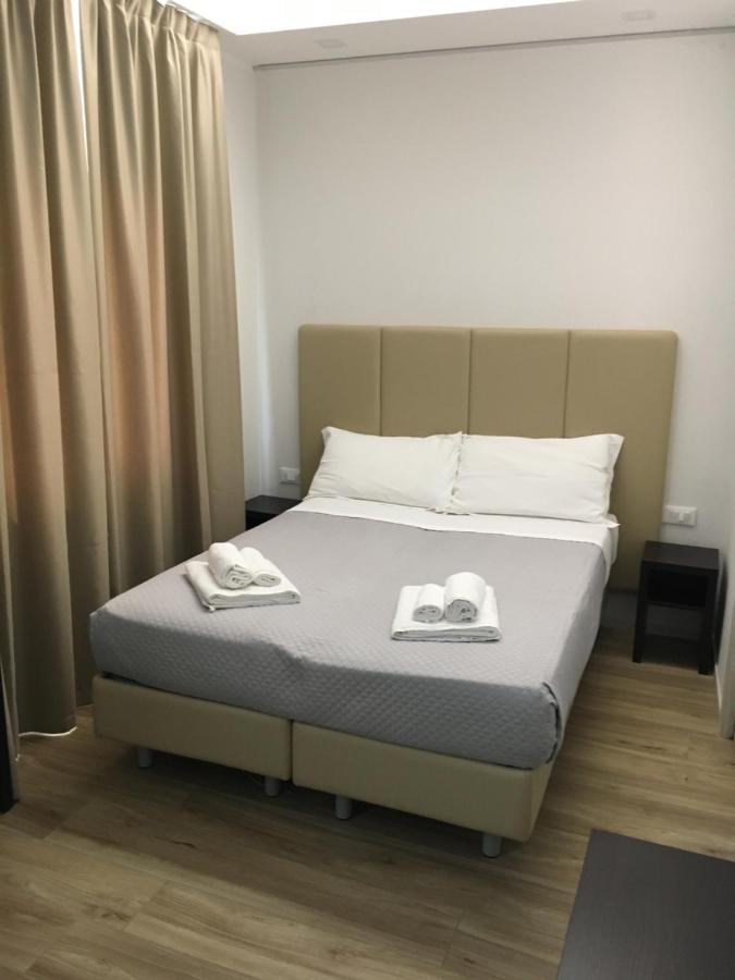 Hotel Saxon Римини Екстериор снимка
