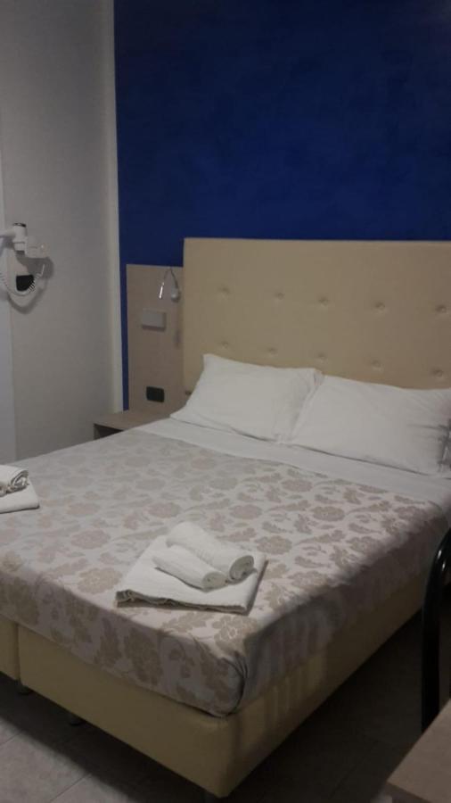 Hotel Saxon Римини Екстериор снимка
