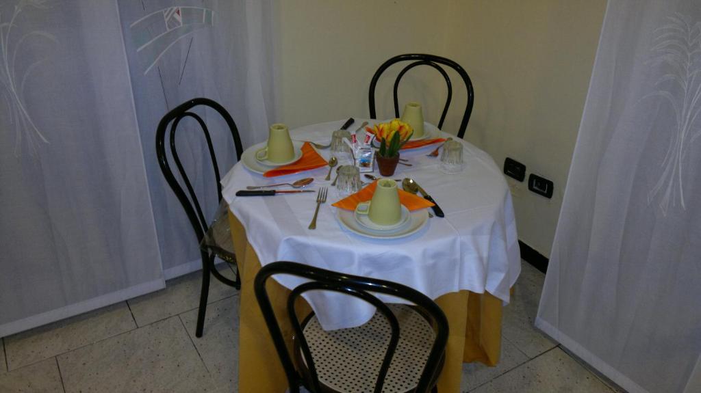 Hotel Saxon Римини Екстериор снимка