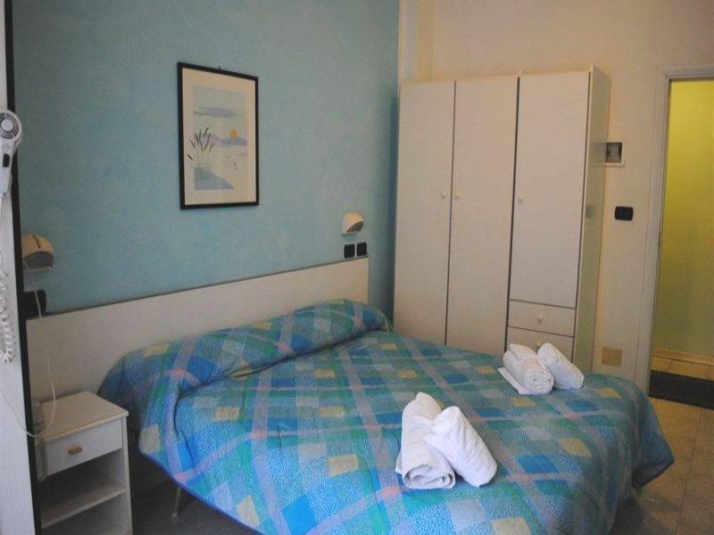 Hotel Saxon Римини Екстериор снимка