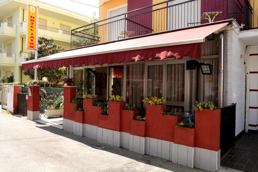 Hotel Saxon Римини Екстериор снимка