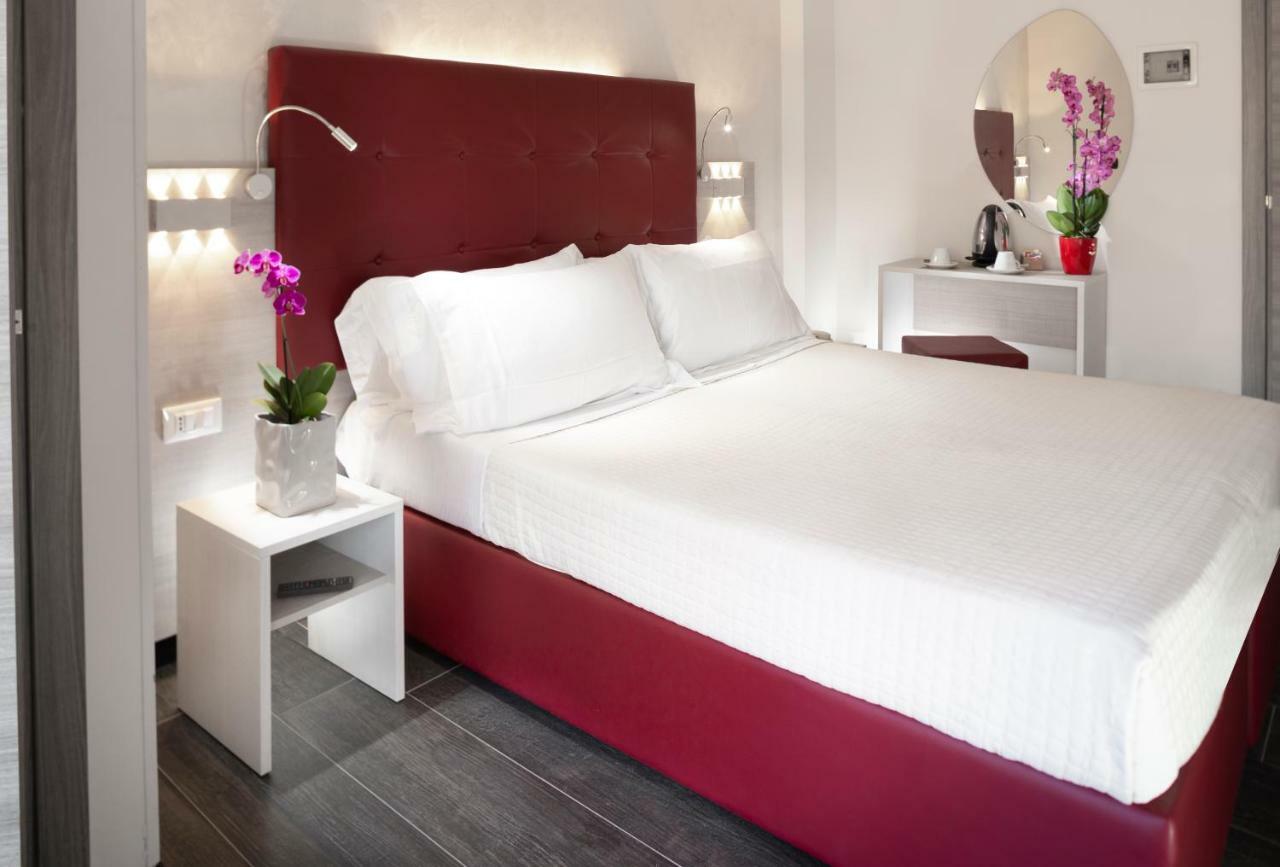 Hotel Saxon Римини Екстериор снимка